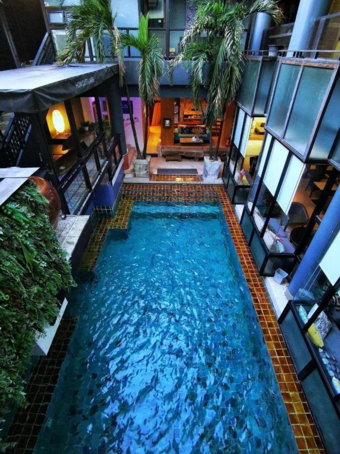 Blu Cabin Ari Stylish Gay Poshtel Bangkok Bagian luar foto