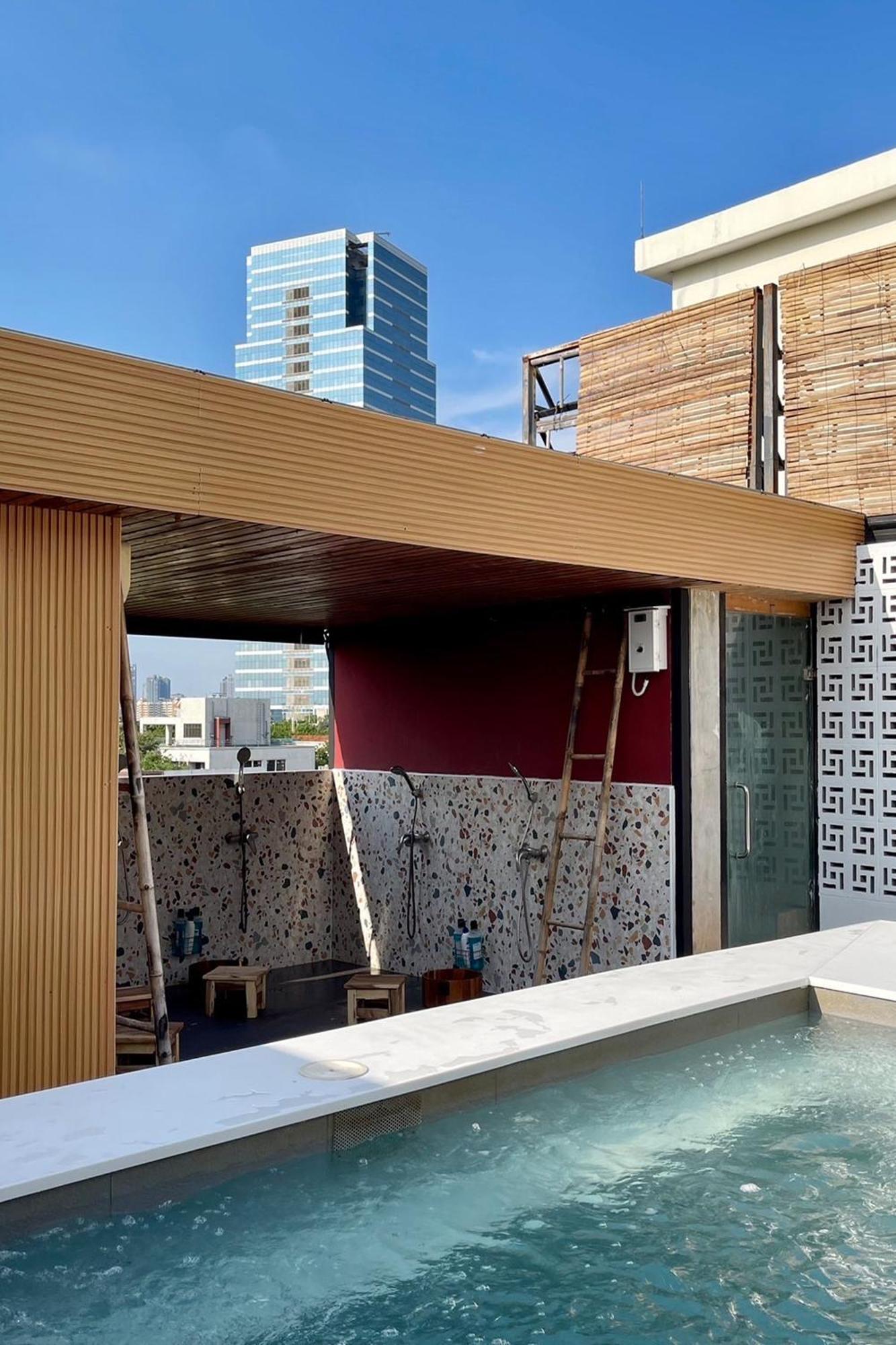 Blu Cabin Ari Stylish Gay Poshtel Bangkok Bagian luar foto