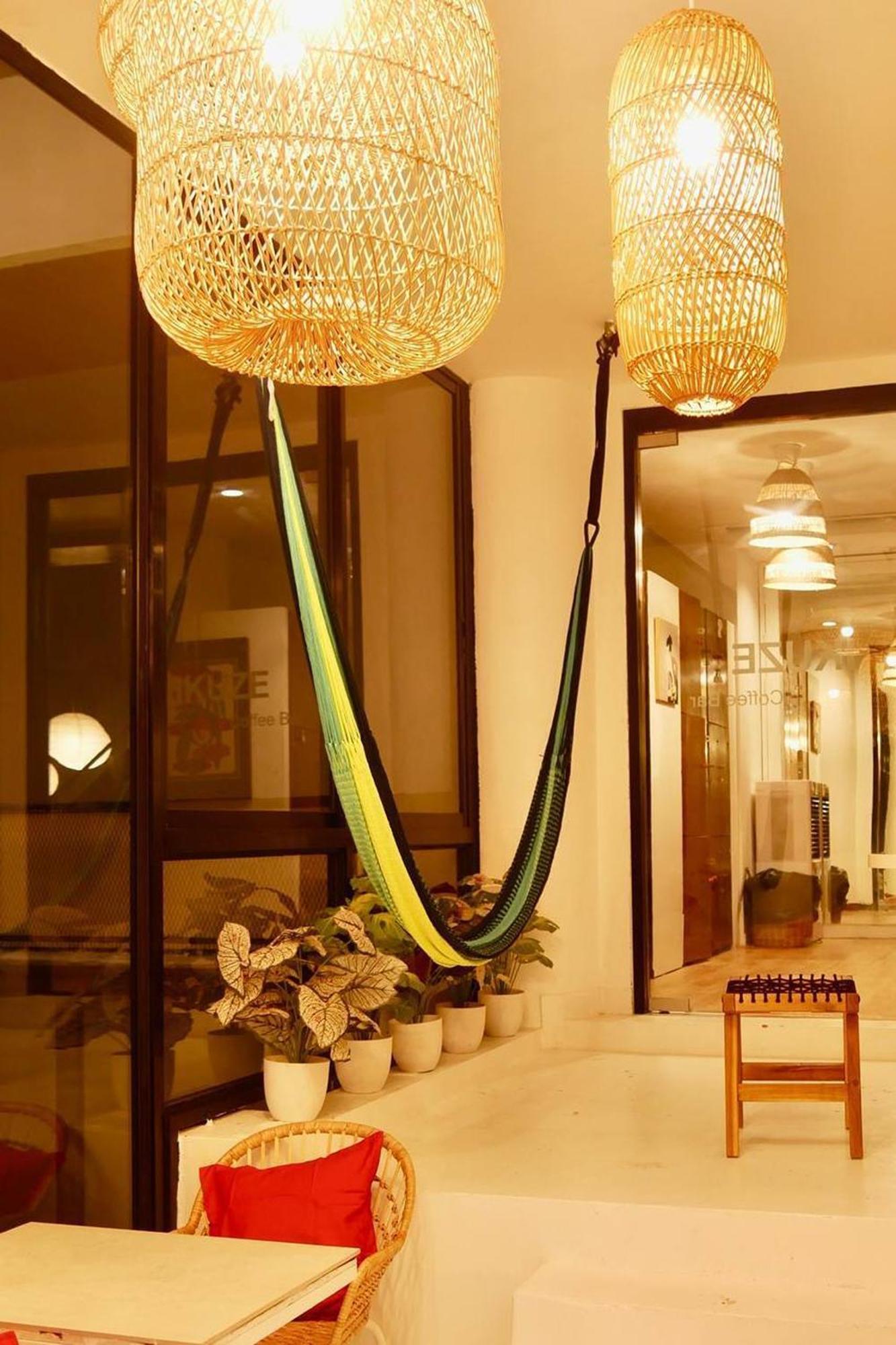 Blu Cabin Ari Stylish Gay Poshtel Bangkok Bagian luar foto