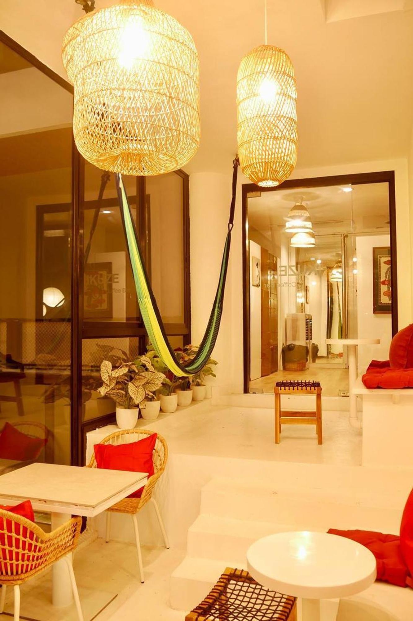 Blu Cabin Ari Stylish Gay Poshtel Bangkok Bagian luar foto